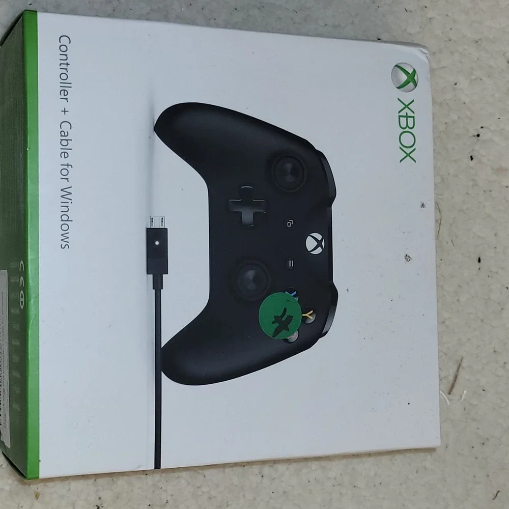 Microsoft Black XBox‎ Controller + Cable